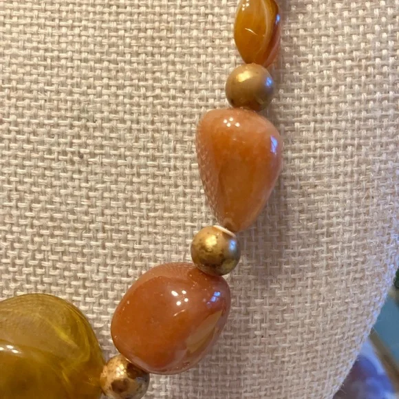 CARNELIAN STONE NECKLACE WITH TOGGEL CLASP AND PEARLS
Vintage Carnelian 18” - Picture 6 of 17